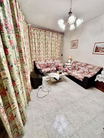 4 slaapkamer Huis te koop in Zamora stad met garage - € 60.000 (Ref: 9991458)