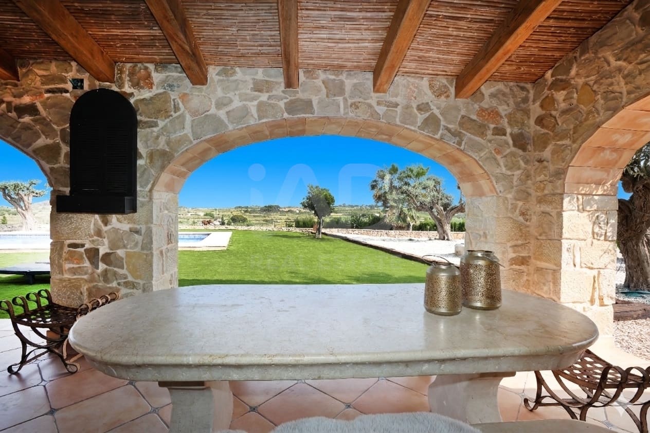 6 quarto Quinta/Casa Rural para venda em Alicante cidade com piscina garagem - 2 390 000 € (Ref: 9991459)