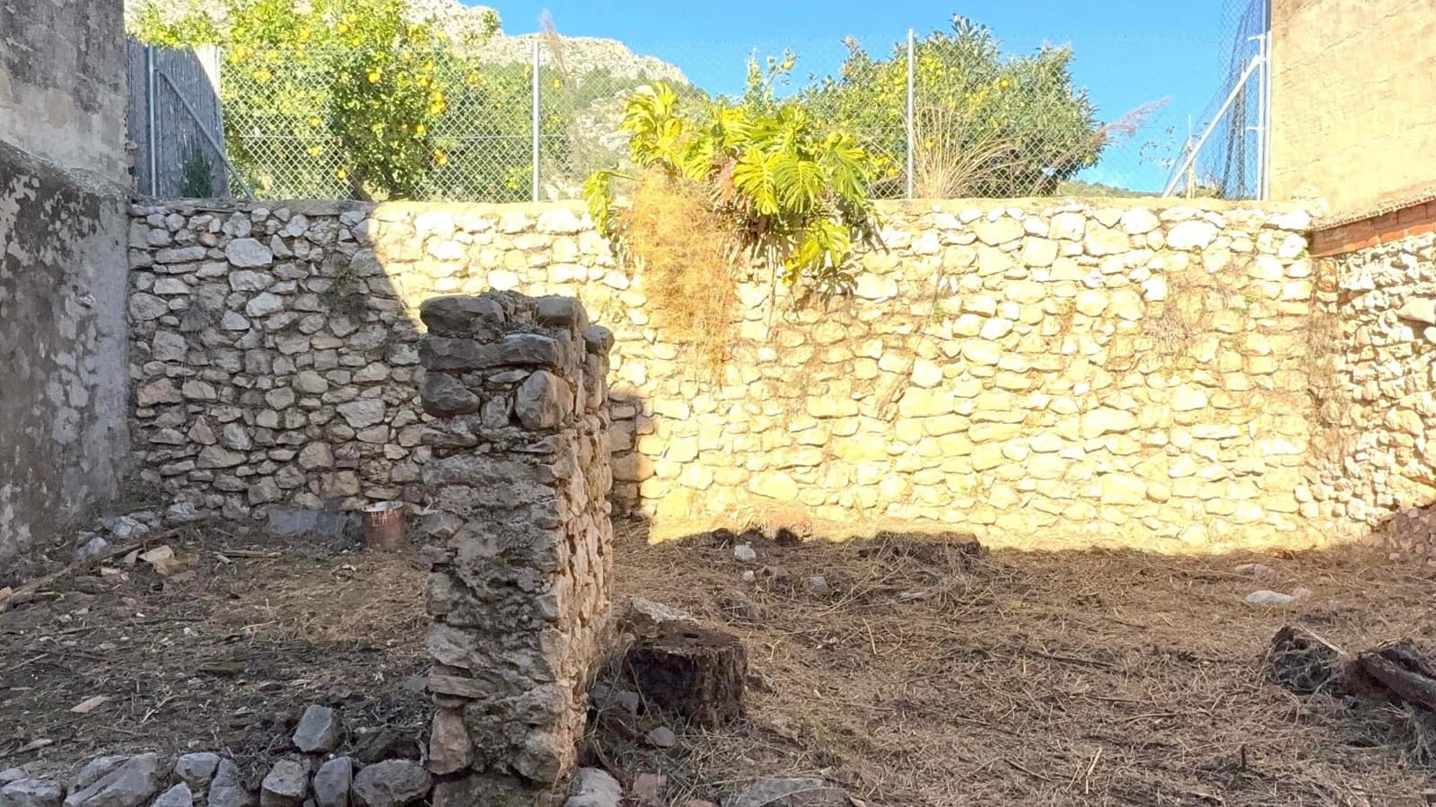 Casa de 3 habitaciones en Alicante / Alacant ciudad en venta - 140.000 € (Ref: 9991460)