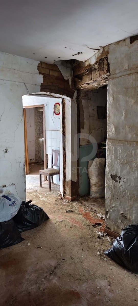 Ruin for sale in Seville city - € 45,000 (Ref: 9991465)