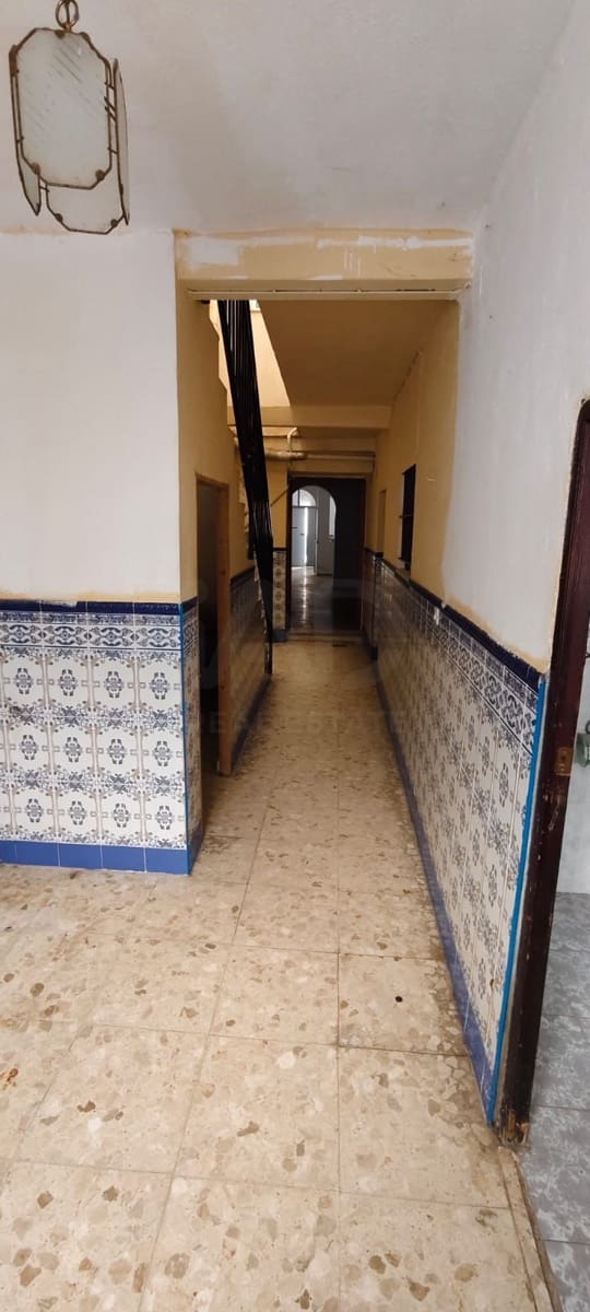 3 soveværelse Byhus til salg i Sevilla by - € 90.000 (Ref: 9991466)