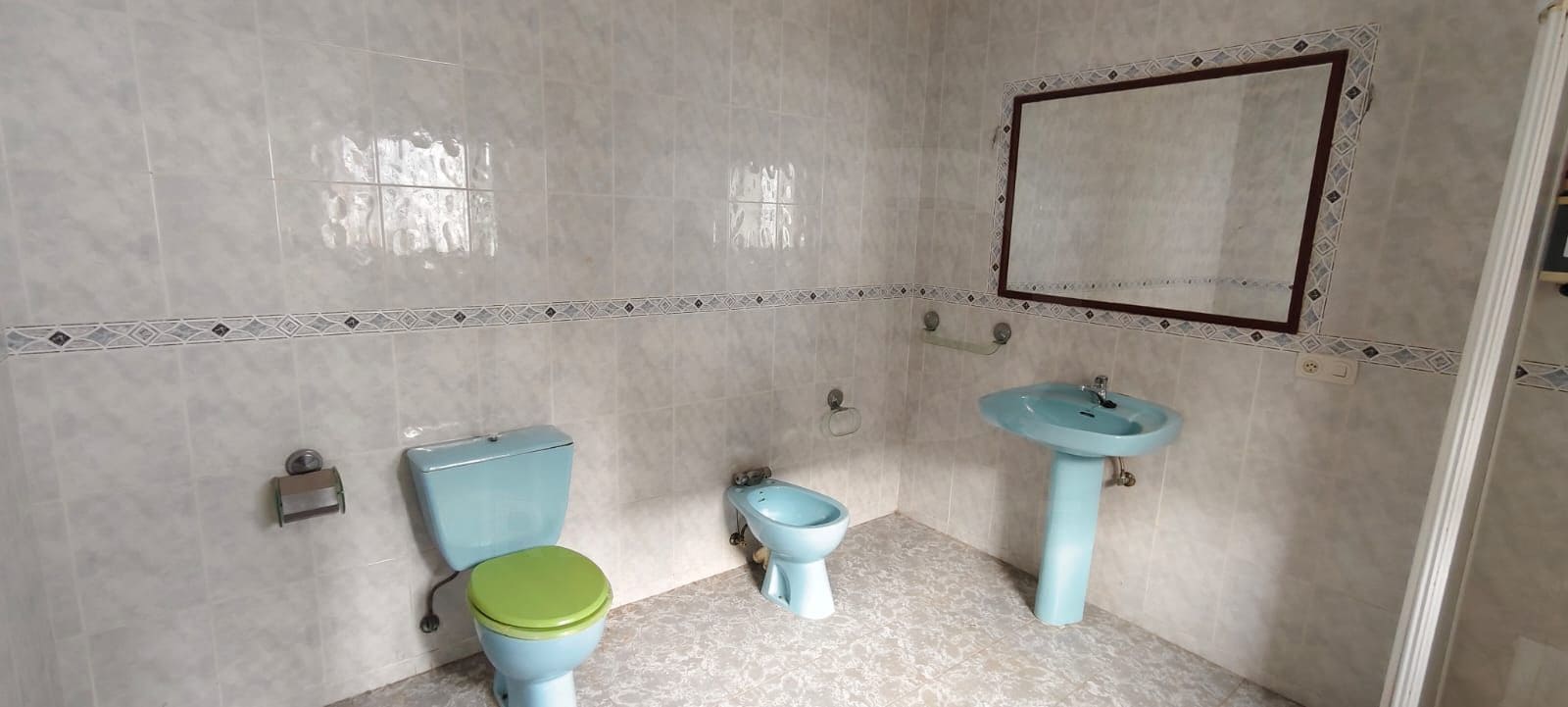 3 soveværelse Byhus til salg i Sevilla by - € 90.000 (Ref: 9991466)