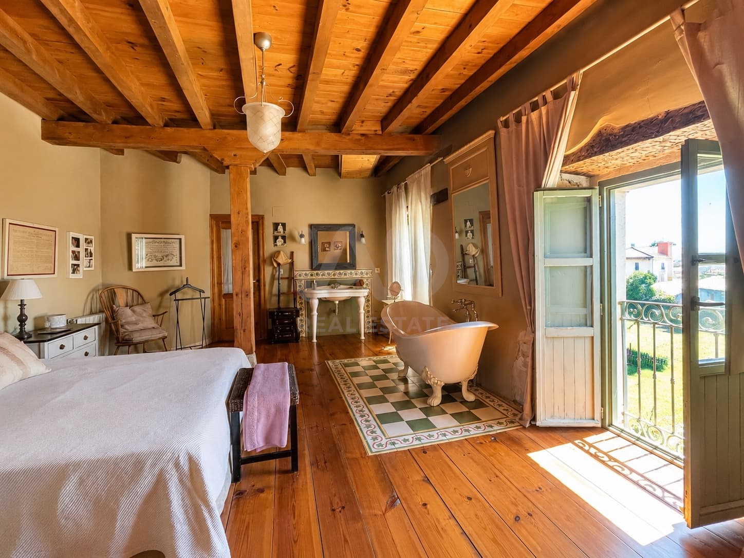 9 sovrum Finca/Hus på landet till salu i Burgos stad - 475 000 € (Ref: 9991468)