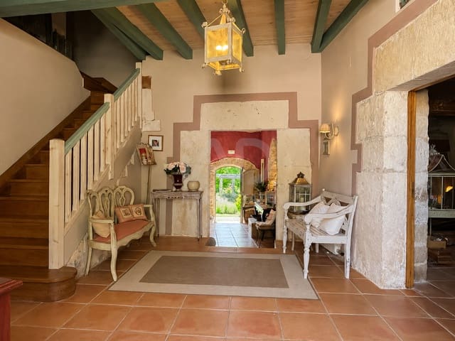 9 sovrum Finca/Hus på landet till salu i Burgos stad - 475 000 € (Ref: 9991468)