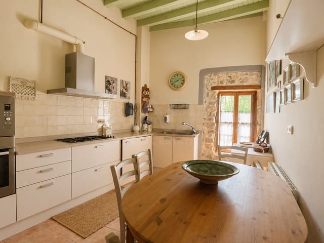 9 sovrum Finca/Hus på landet till salu i Burgos stad - 475 000 € (Ref: 9991468)