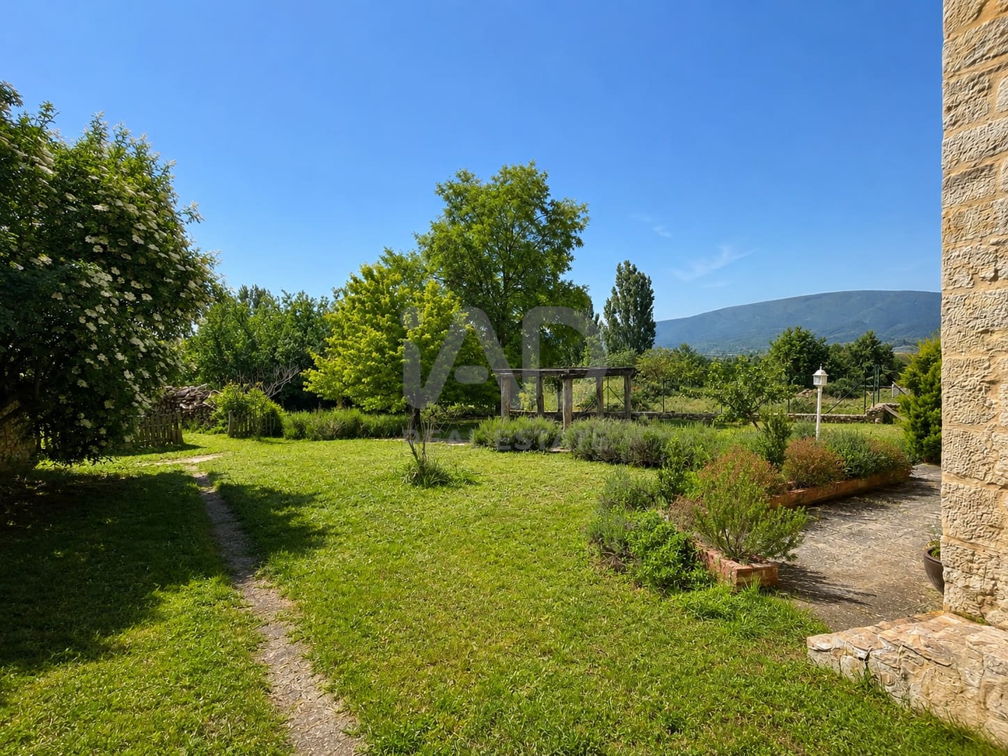 9 sovrum Finca/Hus på landet till salu i Burgos stad - 475 000 € (Ref: 9991468)