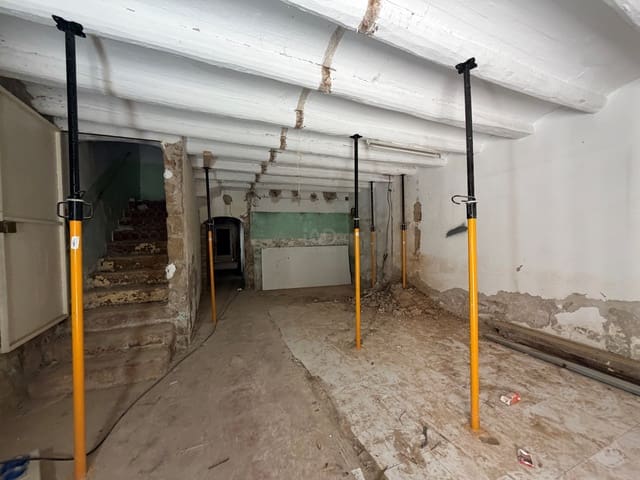 Byhus til salg i Lleida by - € 90.000 (Ref: 9991472)