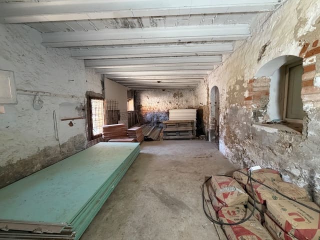 Byhus til salg i Lleida by - € 90.000 (Ref: 9991472)