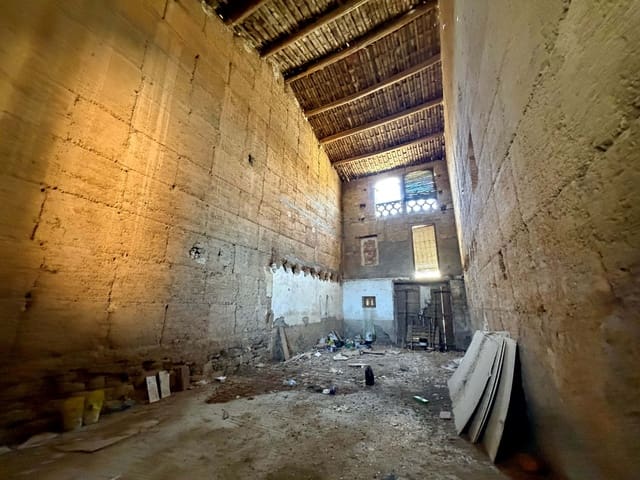 Byhus til salg i Lleida by - € 90.000 (Ref: 9991472)
