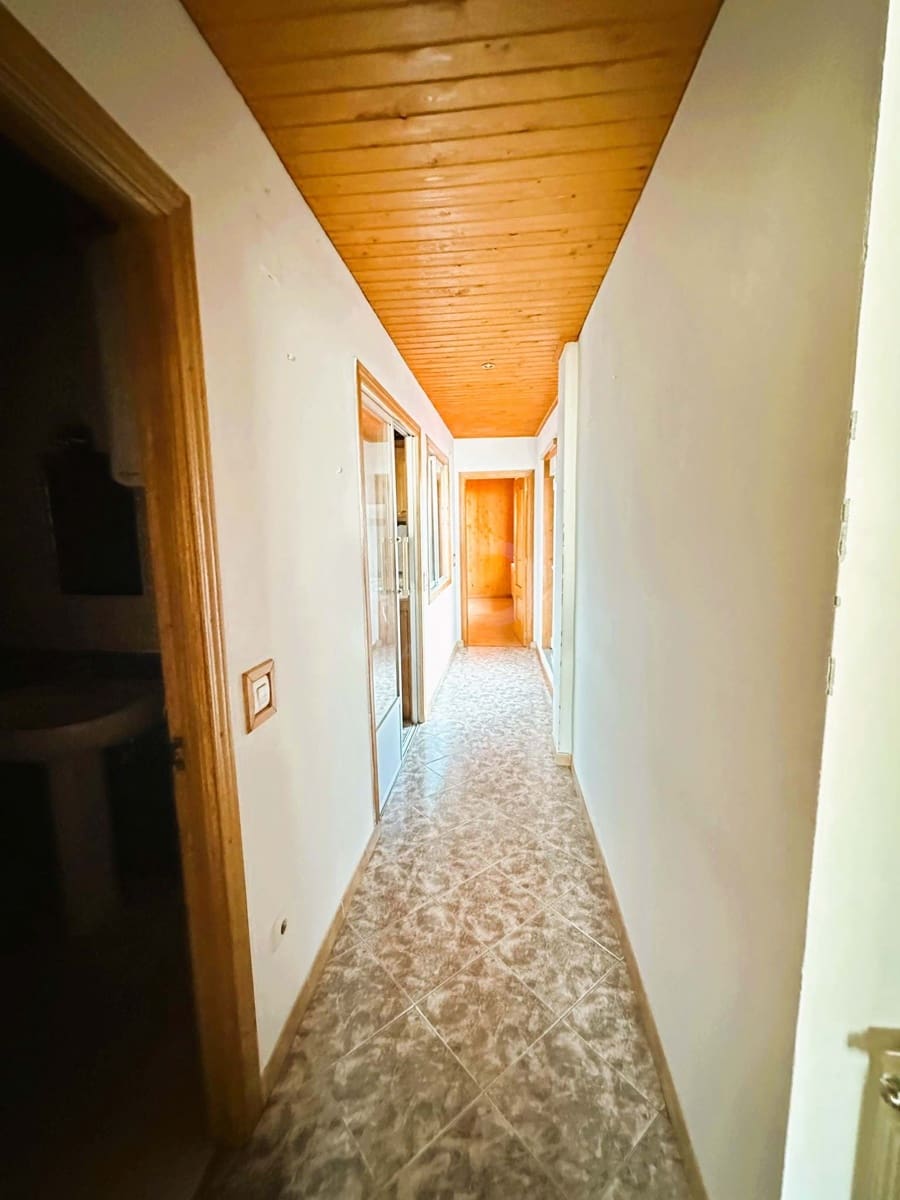 4 soveværelse Finca/Landehus til salg i Leon by med garage - € 199.000 (Ref: 9991474)