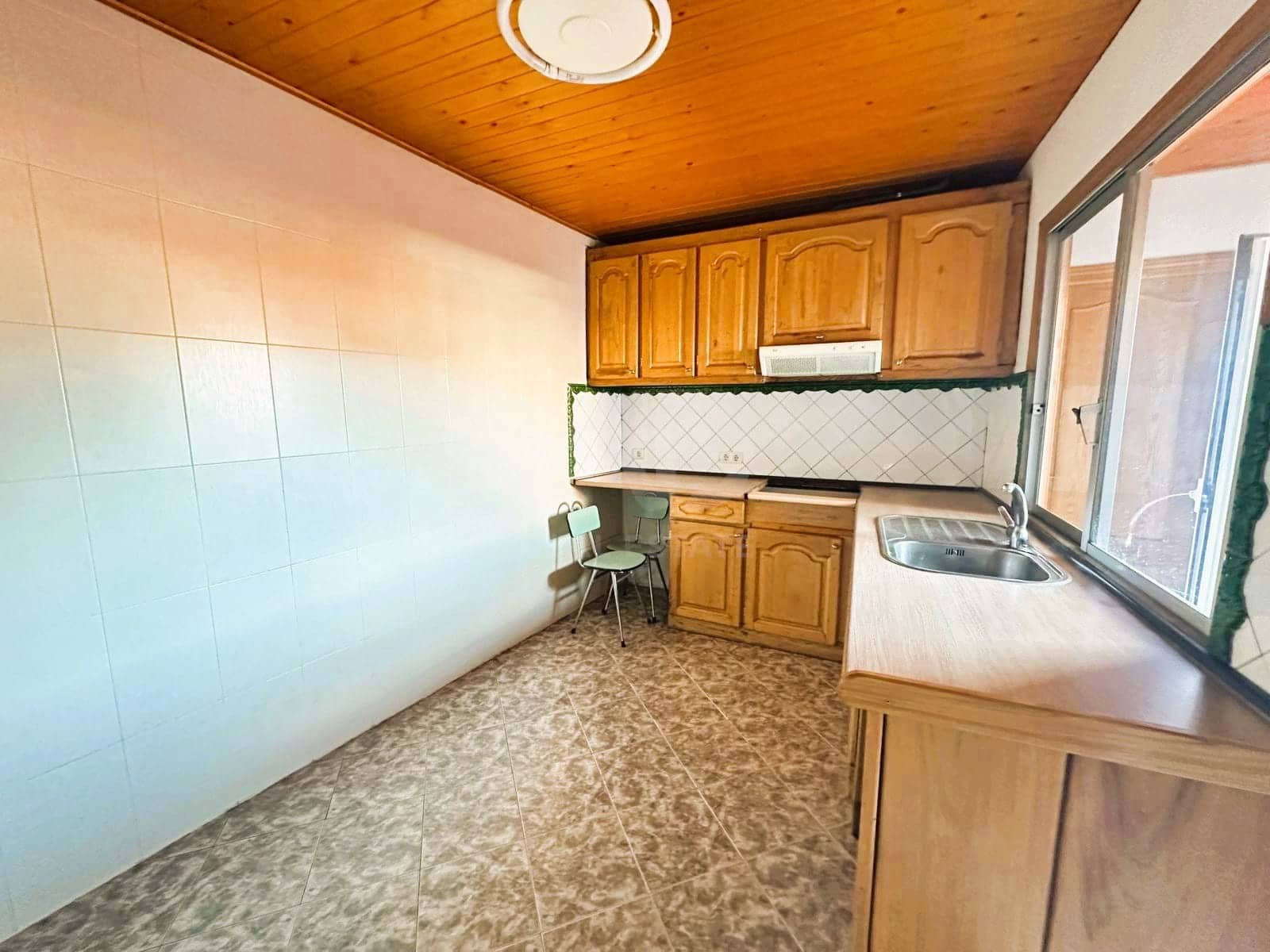 4 soveværelse Finca/Landehus til salg i Leon by med garage - € 199.000 (Ref: 9991474)
