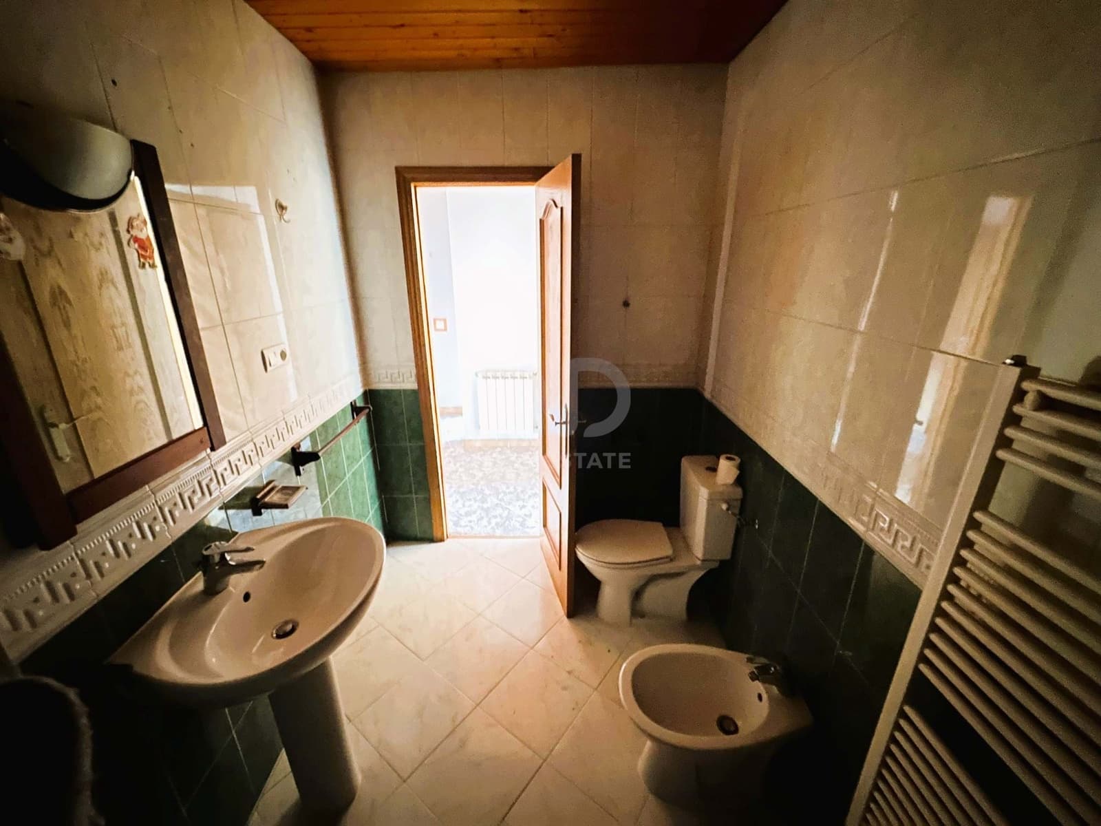 4 soveværelse Finca/Landehus til salg i Leon by med garage - € 199.000 (Ref: 9991474)