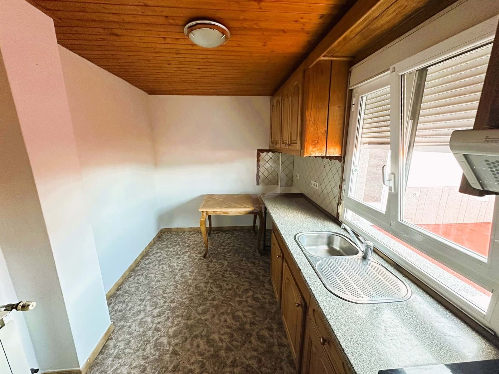 4 soveværelse Finca/Landehus til salg i Leon by med garage - € 199.000 (Ref: 9991474)