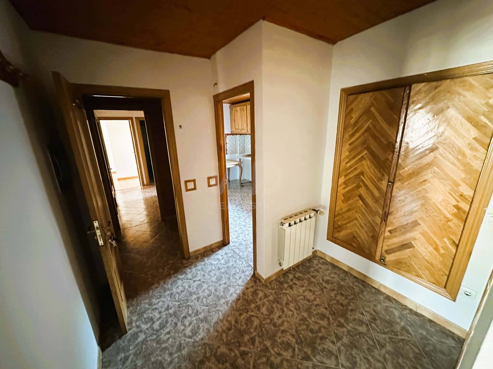 4 soveværelse Finca/Landehus til salg i Leon by med garage - € 199.000 (Ref: 9991474)