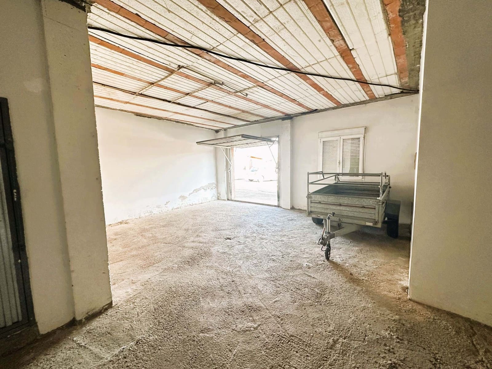 4 soveværelse Finca/Landehus til salg i Leon by med garage - € 199.000 (Ref: 9991474)