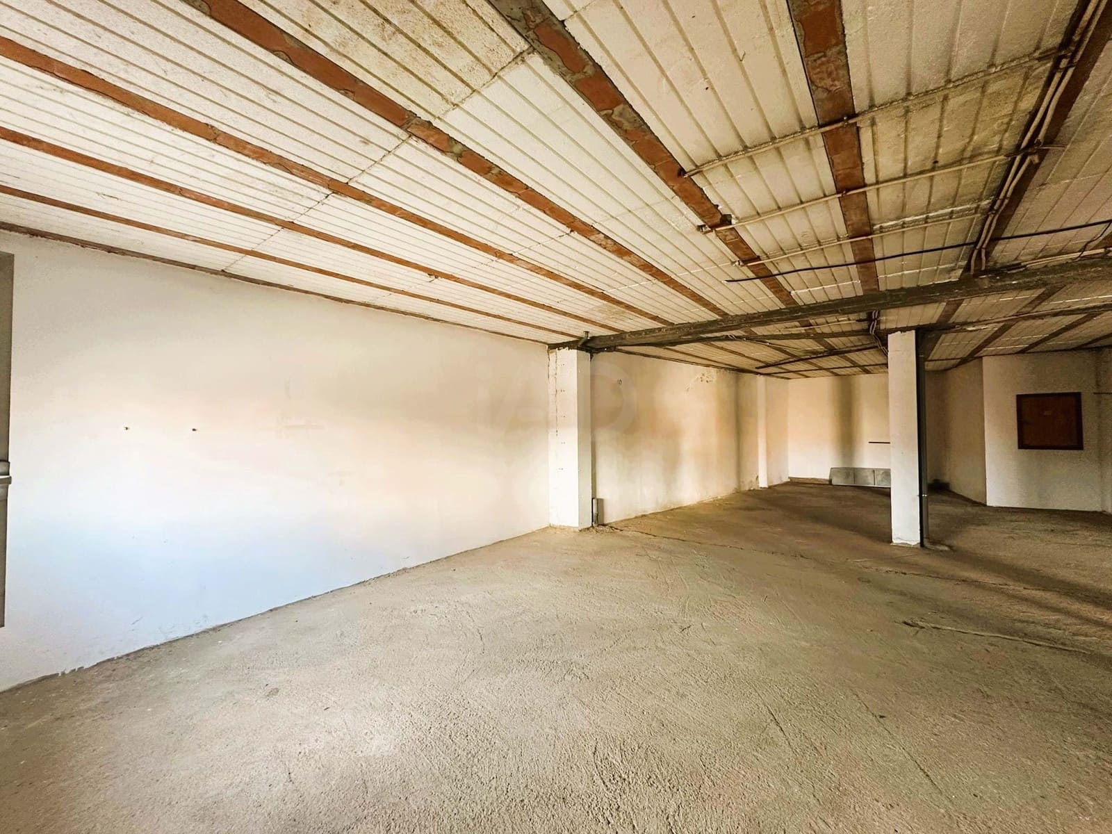 4 soveværelse Finca/Landehus til salg i Leon by med garage - € 199.000 (Ref: 9991474)
