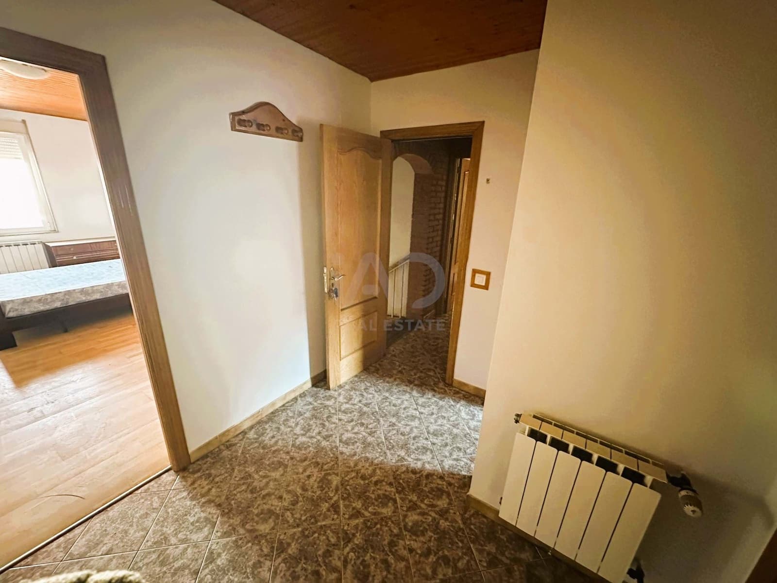 4 soveværelse Finca/Landehus til salg i Leon by med garage - € 199.000 (Ref: 9991474)