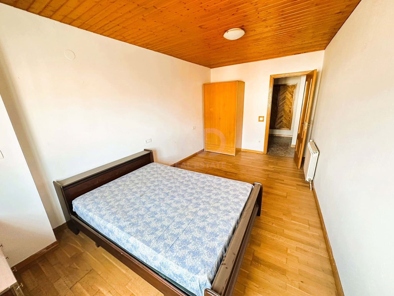 4 soveværelse Finca/Landehus til salg i Leon by med garage - € 199.000 (Ref: 9991474)