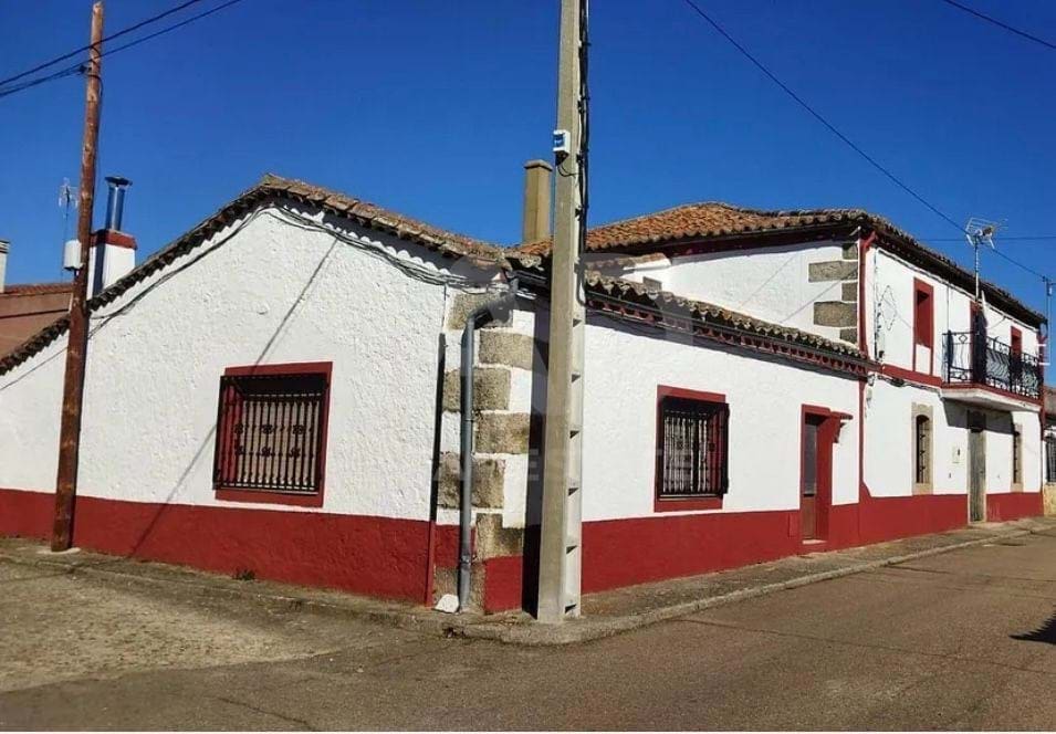 8 slaapkamer Huis te koop in Salamanca stad - € 135.000 (Ref: 9991476)