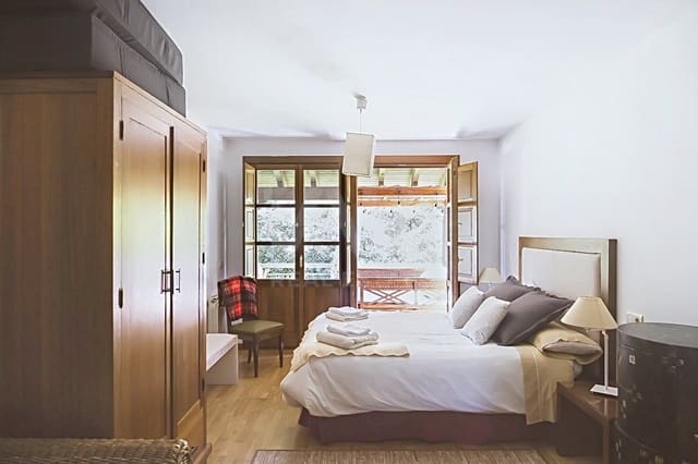 Finca/Casa Rural de 4 habitaciones en Llanes en venta - 590.000 € (Ref: 9991482)