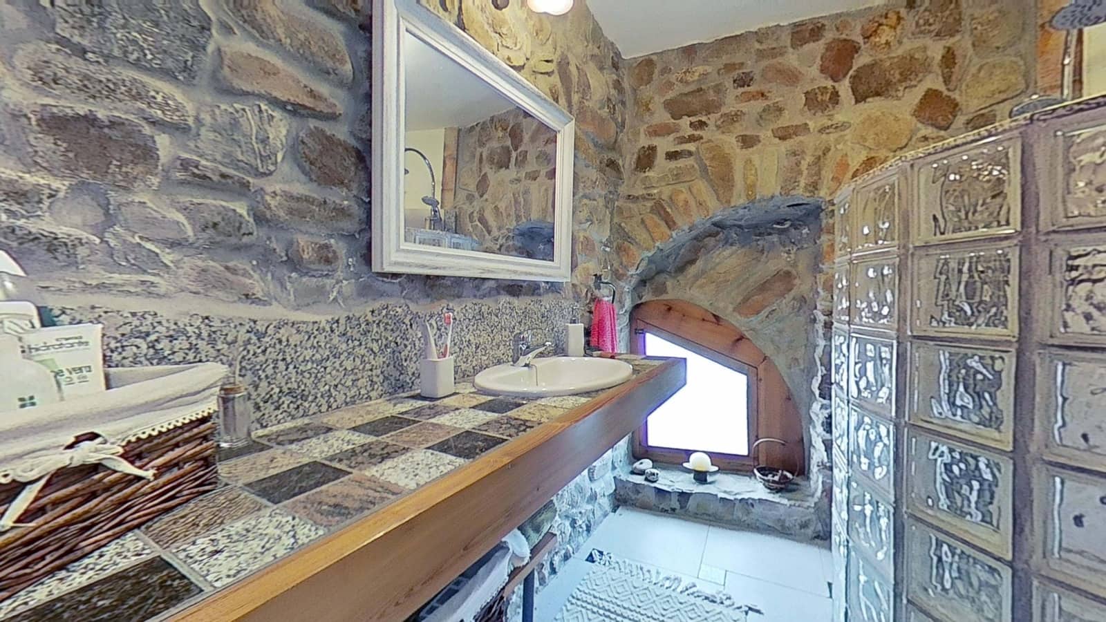 3 Zimmer Haus zu verkaufen in Eslida mit Garage - 199.000 € (Ref: 9991486)