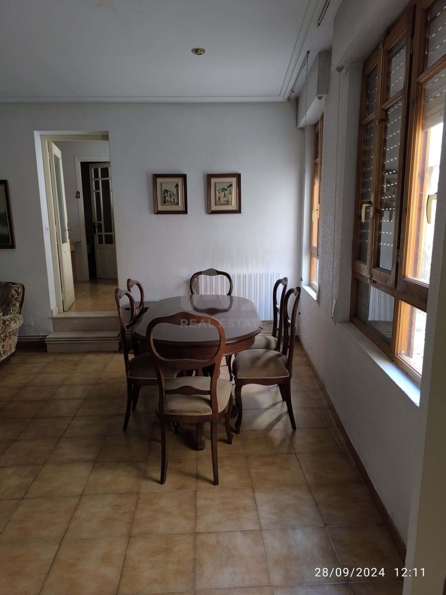 11 sovrum Villa till salu i Leon stad med garage - 91 000 € (Ref: 9991487)