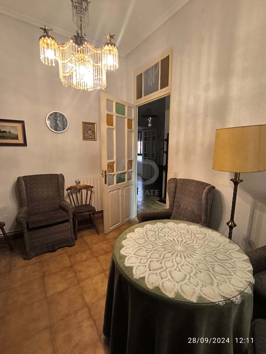 11 sovrum Villa till salu i Leon stad med garage - 91 000 € (Ref: 9991487)