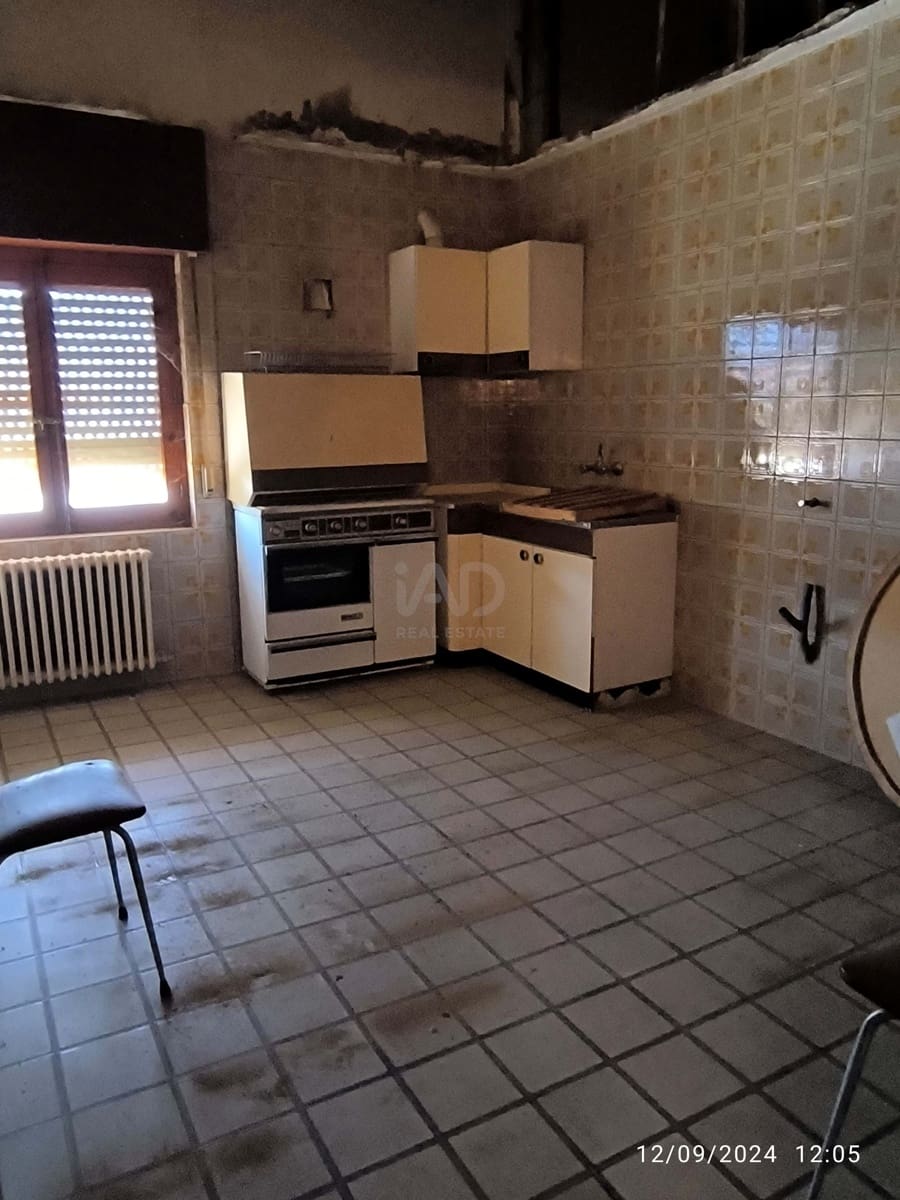 11 sovrum Villa till salu i Leon stad med garage - 91 000 € (Ref: 9991487)