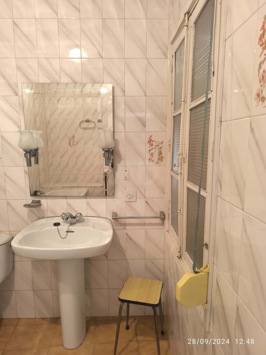 11 sovrum Villa till salu i Leon stad med garage - 91 000 € (Ref: 9991487)