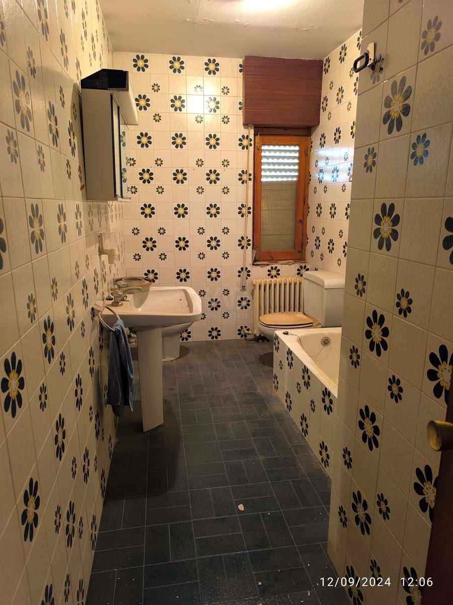 11 sovrum Villa till salu i Leon stad med garage - 91 000 € (Ref: 9991487)