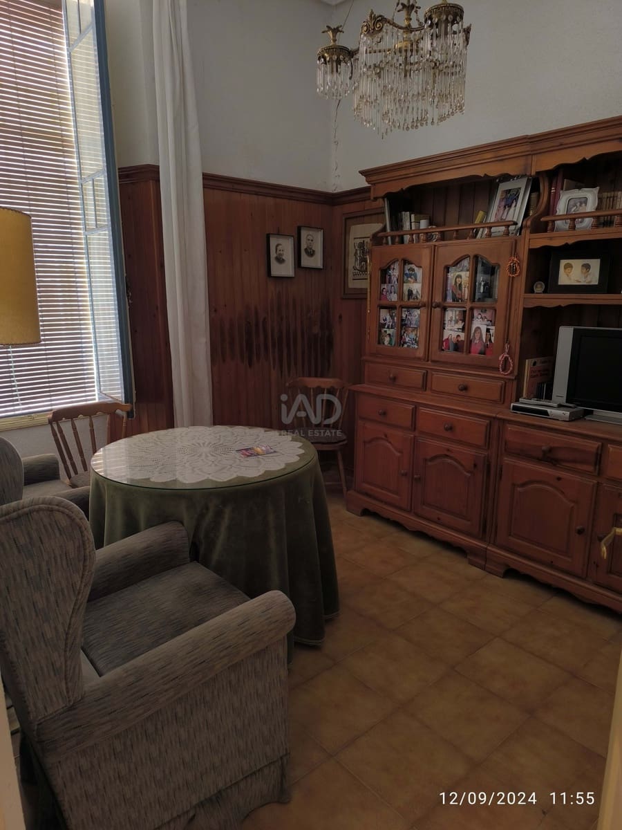 11 sovrum Villa till salu i Leon stad med garage - 91 000 € (Ref: 9991487)