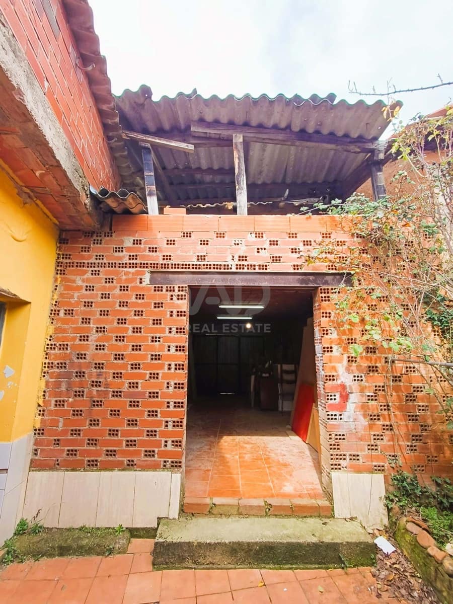 3 sypialnia Dom na sprzedaż w Miasto Leon z garażem - 55 000 € (Ref: 9991490)