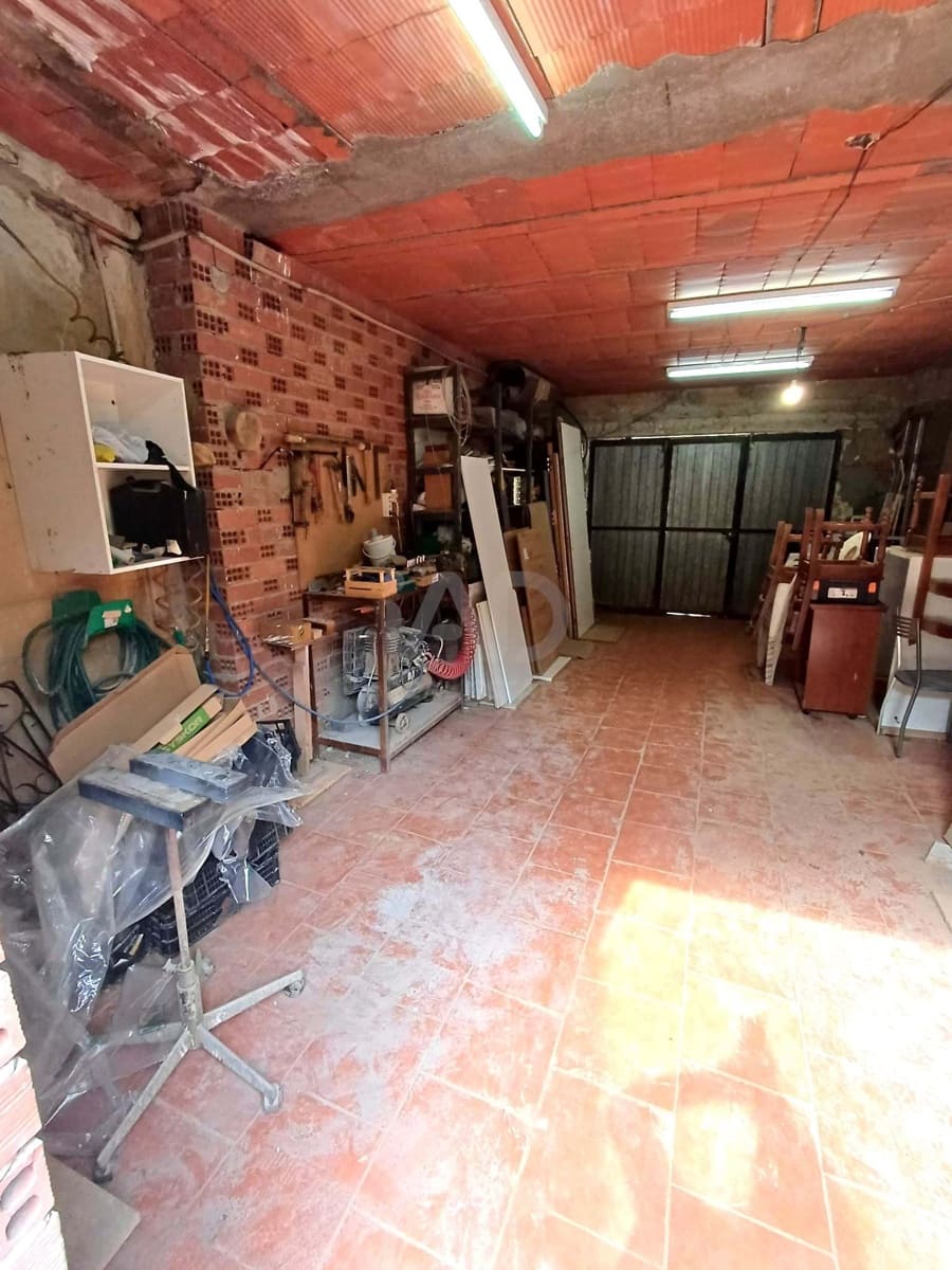 3 sypialnia Dom na sprzedaż w Miasto Leon z garażem - 55 000 € (Ref: 9991490)