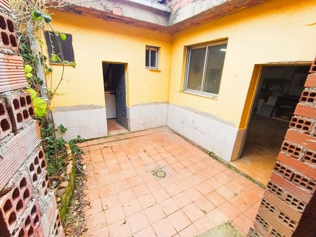 3 sypialnia Dom na sprzedaż w Miasto León z garażem - 55 000 € (Ref: 9991490)