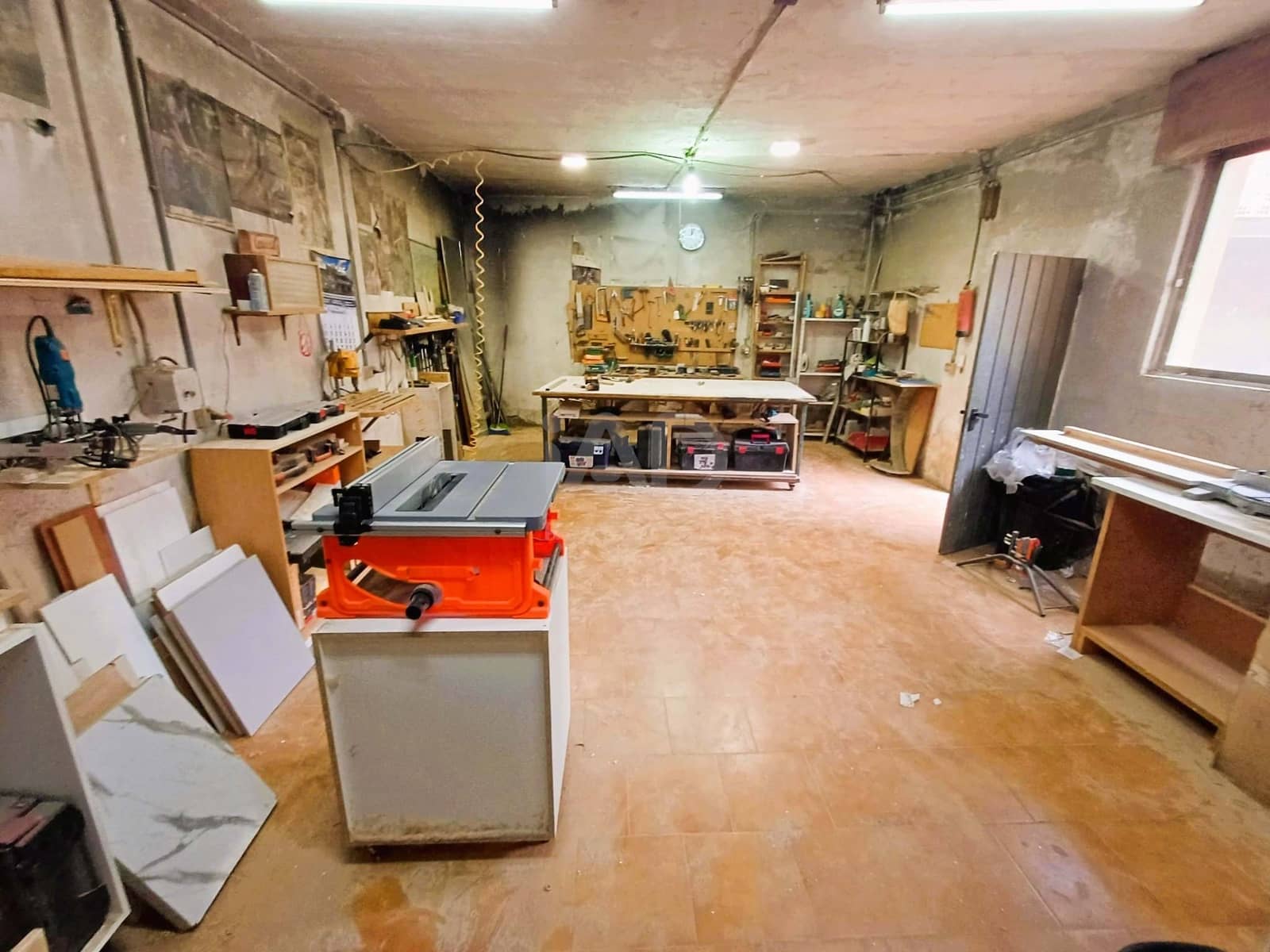 3 sypialnia Dom na sprzedaż w Miasto Leon z garażem - 55 000 € (Ref: 9991490)