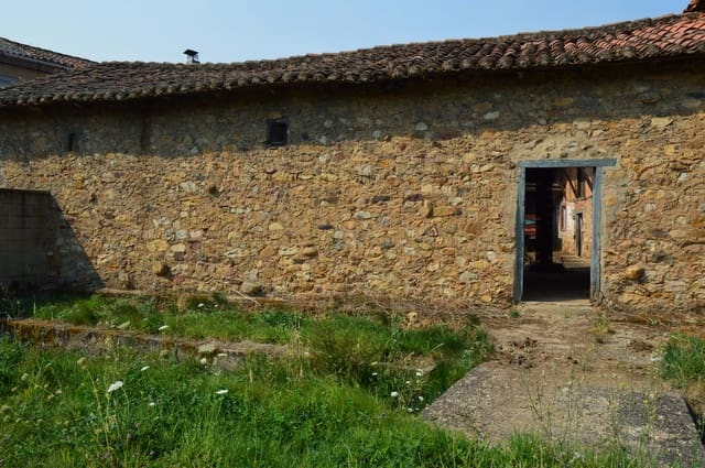 Finca/Herregård til salgs i Leon by - € 129 900 (Ref: 9991492)