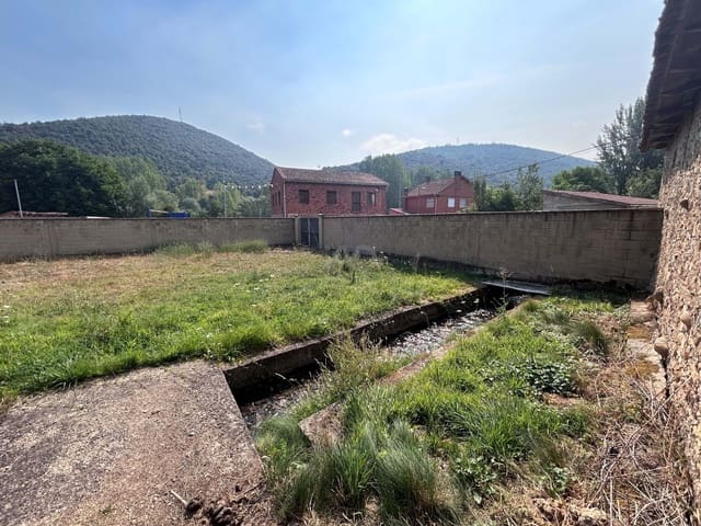 Finca/Herregård til salgs i Leon by - € 129 900 (Ref: 9991492)