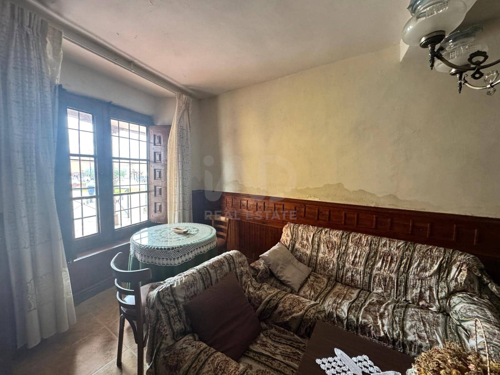 5 quarto Casa em Banda para venda em Leao cidade com garagem - 69 000 € (Ref: 9991493)