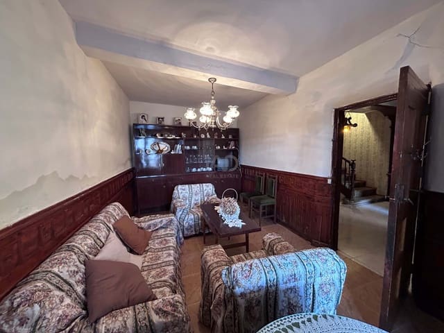 5 soveværelse Byhus til salg i León by med garage - € 69.000 (Ref: 9991493)