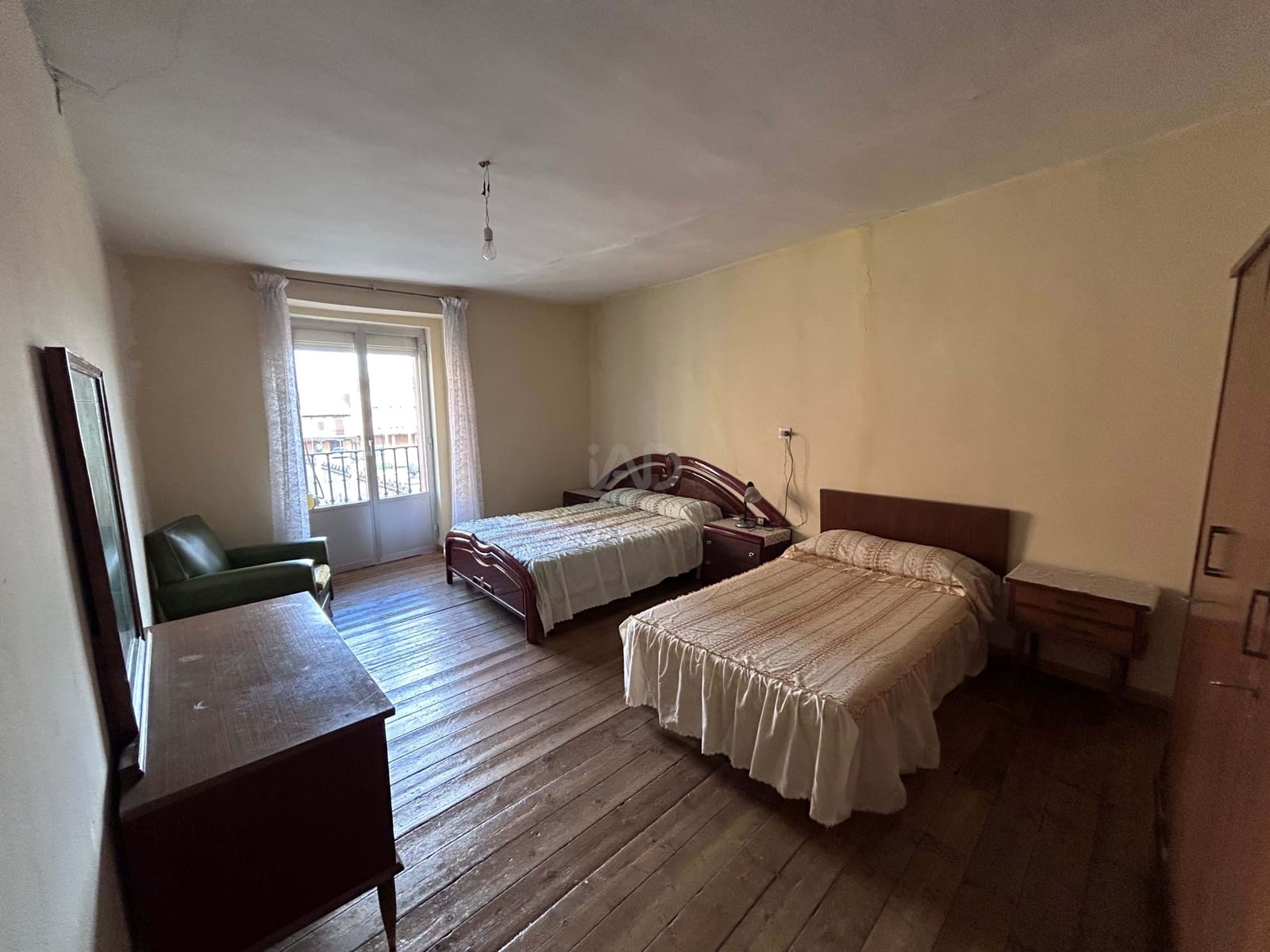 5 quarto Casa em Banda para venda em Leao cidade com garagem - 69 000 € (Ref: 9991493)