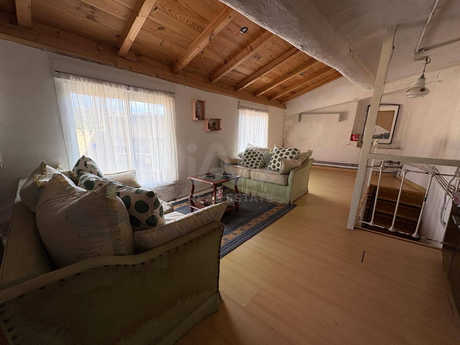 4 soveværelse Finca/Landehus til salg i Leon by med garage - € 68.000 (Ref: 9991494)