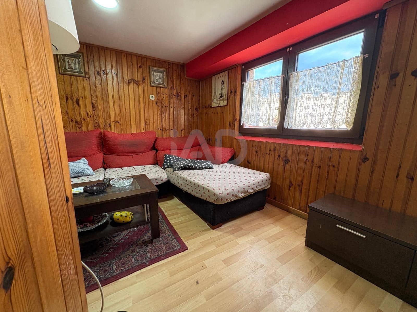 4 soveværelse Finca/Landehus til salg i Leon by med garage - € 68.000 (Ref: 9991494)
