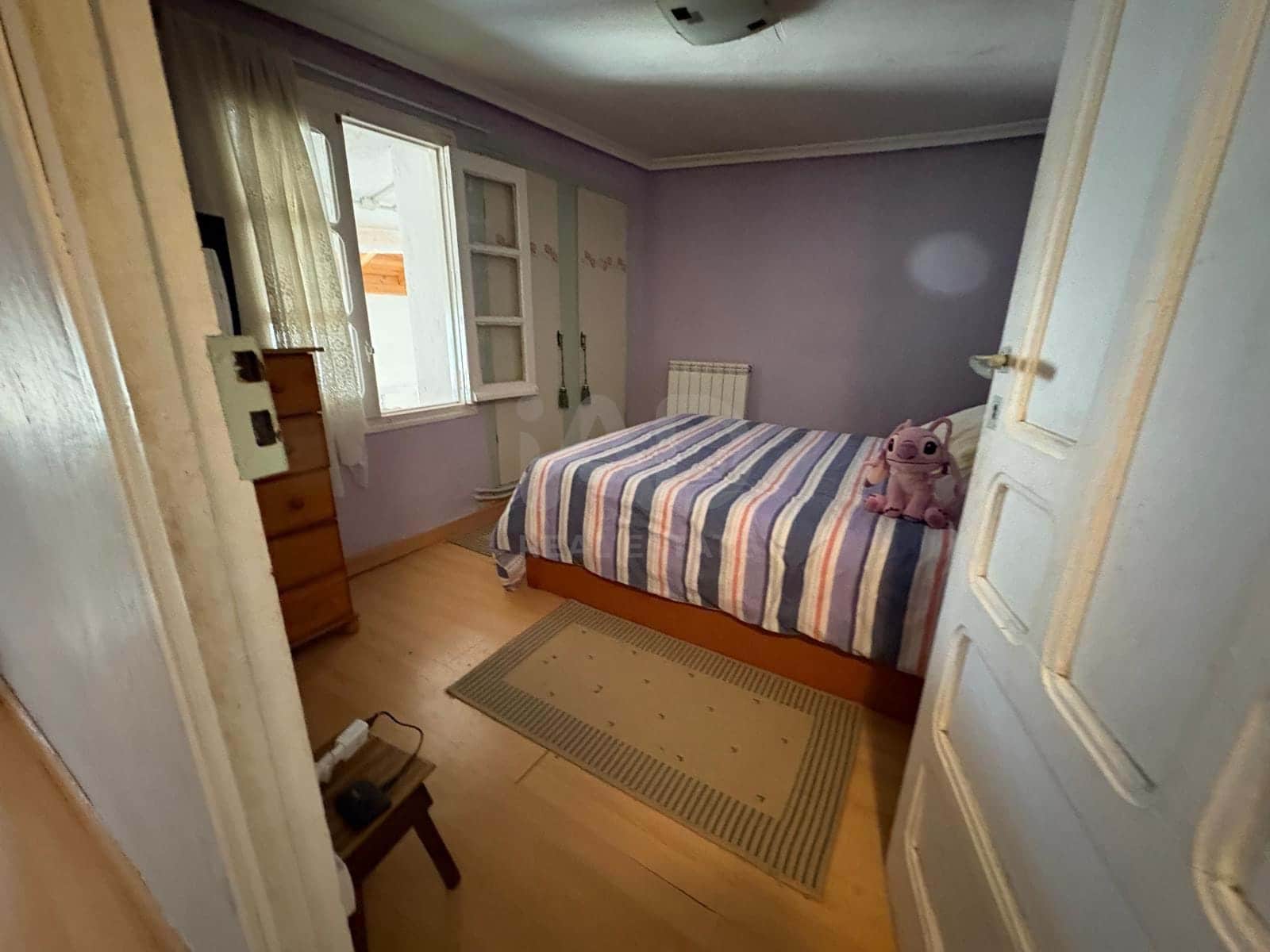 4 soveværelse Finca/Landehus til salg i Leon by med garage - € 68.000 (Ref: 9991494)