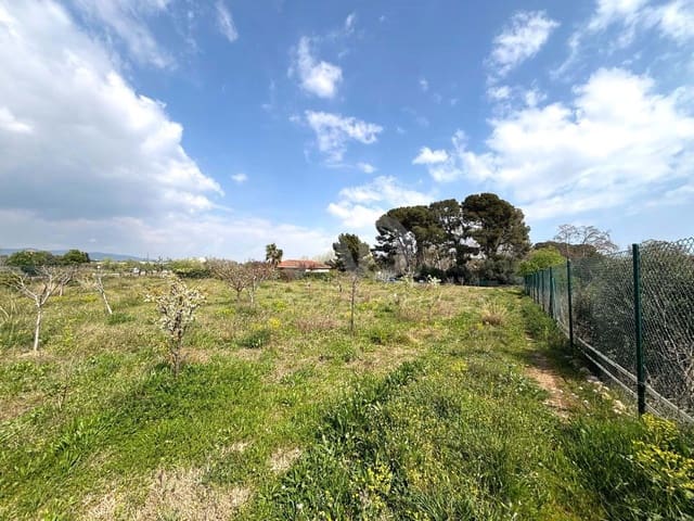 Ubebygd land til salgs i Tarragona by - € 49 900 (Ref: 9991497)