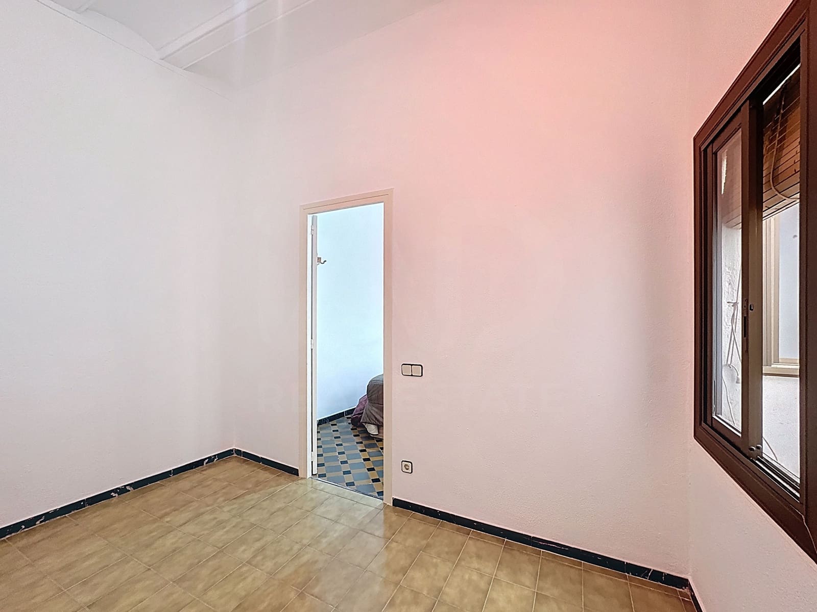 3 soveværelse Lejlighed til salg i Barcelona by - € 250.000 (Ref: 9993580)