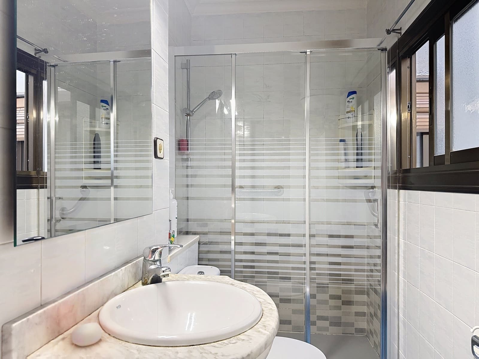 3 soveværelse Lejlighed til salg i Barcelona by - € 250.000 (Ref: 9993580)