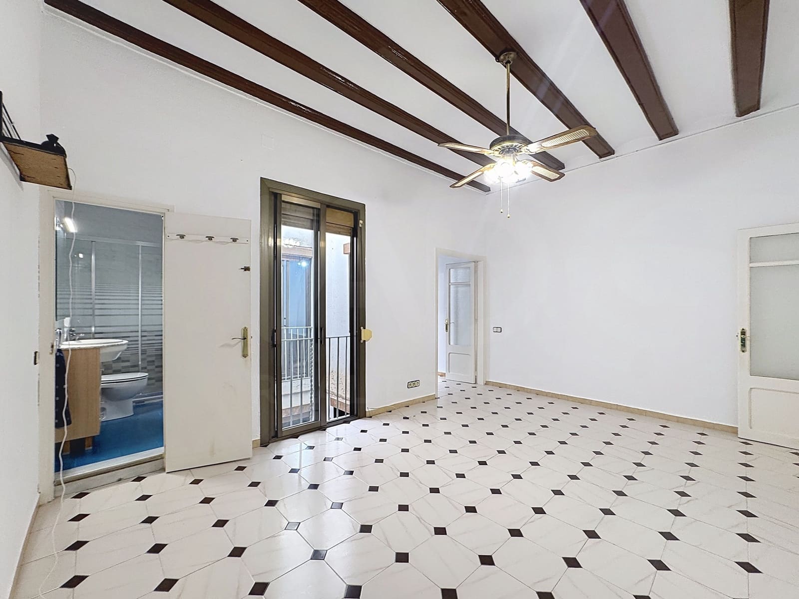 3 soveværelse Lejlighed til salg i Barcelona by - € 250.000 (Ref: 9993580)