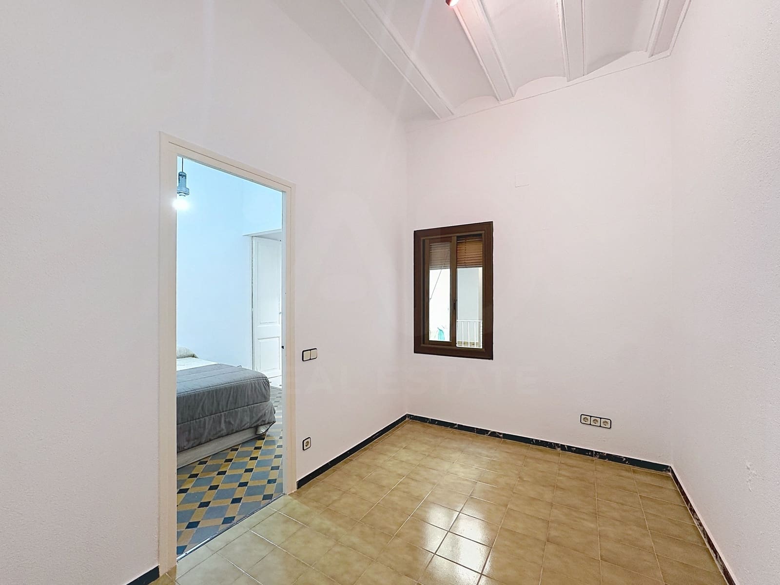 3 soveværelse Lejlighed til salg i Barcelona by - € 250.000 (Ref: 9993580)