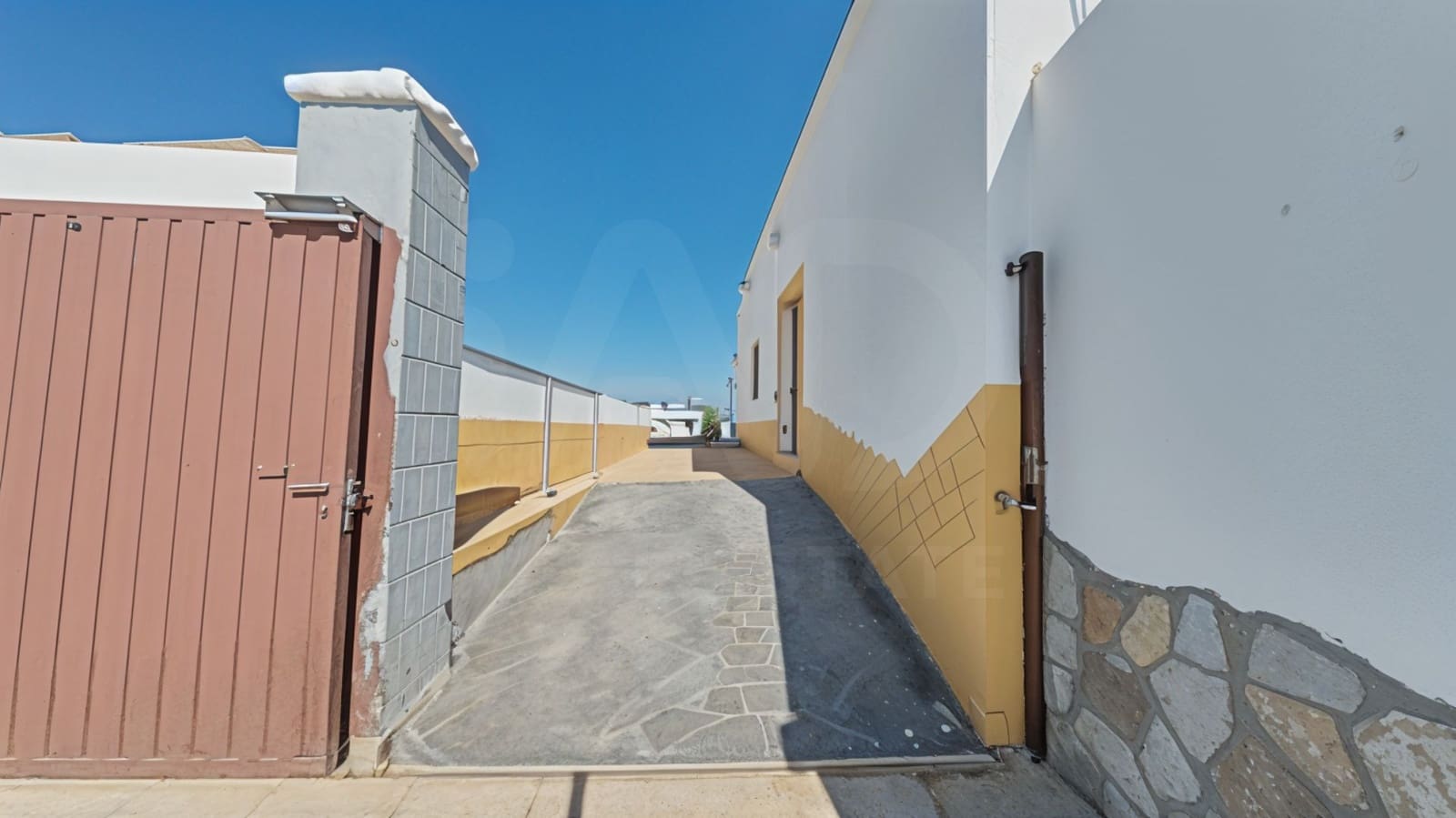 4 quarto Casa em Banda para venda em Cadis cidade com piscina garagem - 400 000 € (Ref: 9993581)