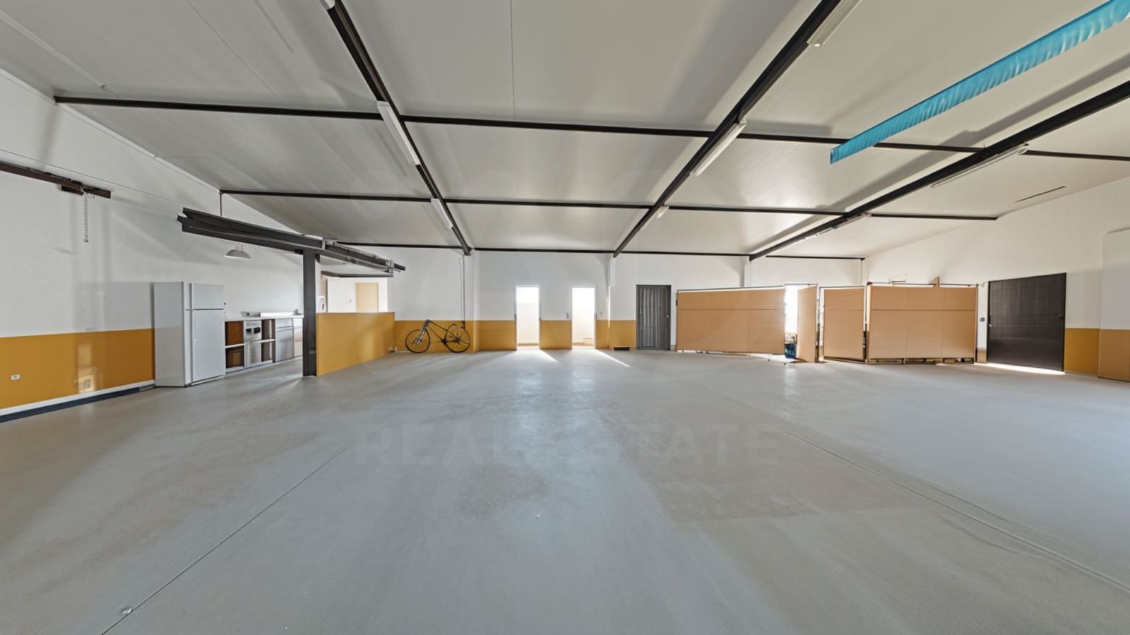 4 quarto Casa em Banda para venda em Cadis cidade com piscina garagem - 400 000 € (Ref: 9993581)
